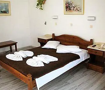 Malamas * Párosz