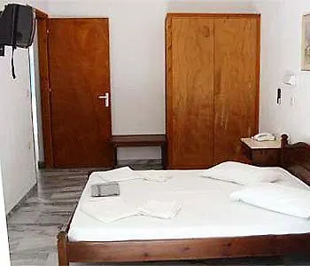 Malamas Párosz